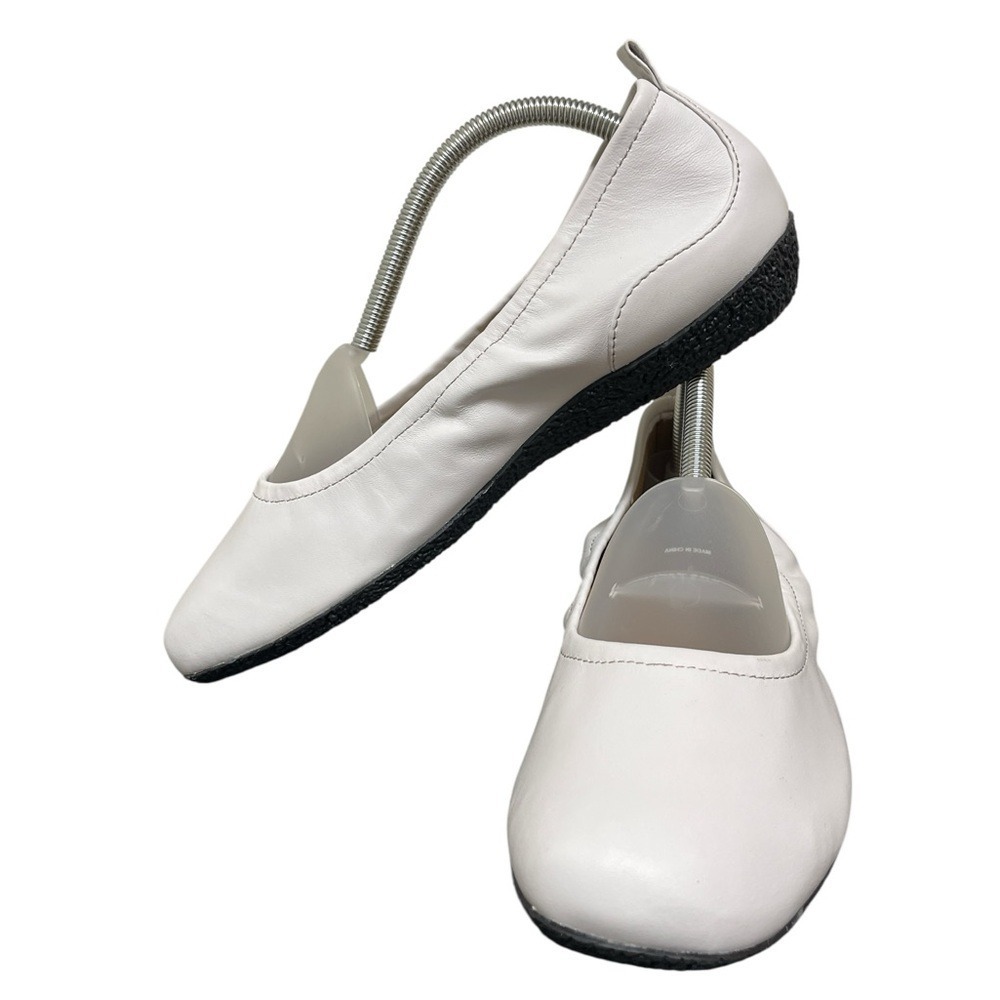 NEW TAOS Chit Chat White Shoes Size 10 - Picture 7 of 12